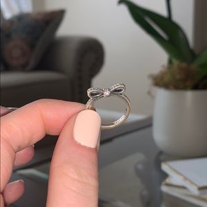 Authentic Pandora classic bow ring